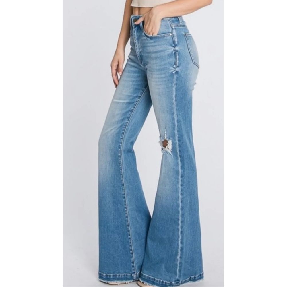 Flare Jeans - Picture 2 of 4